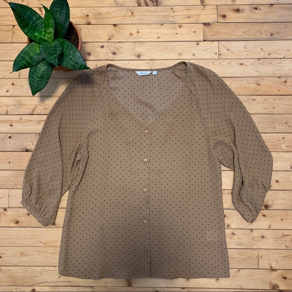 5/$20 Reitmans Polka Dot Blouse